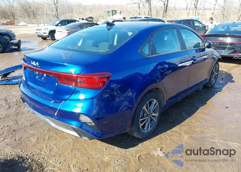 2024 Kia Forte Lxs z USA, uszkodzony, nr VIN 3KPF24AD5RE795628